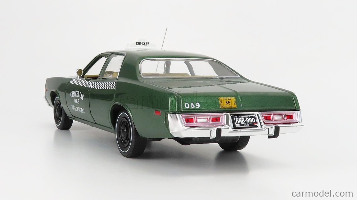 GREENLIGHT 19110 Masstab: 1/18  PLYMOUTH FURY CHECKER CAB TAXI 1976 - BEVERLY HILLS COP GREEN MET