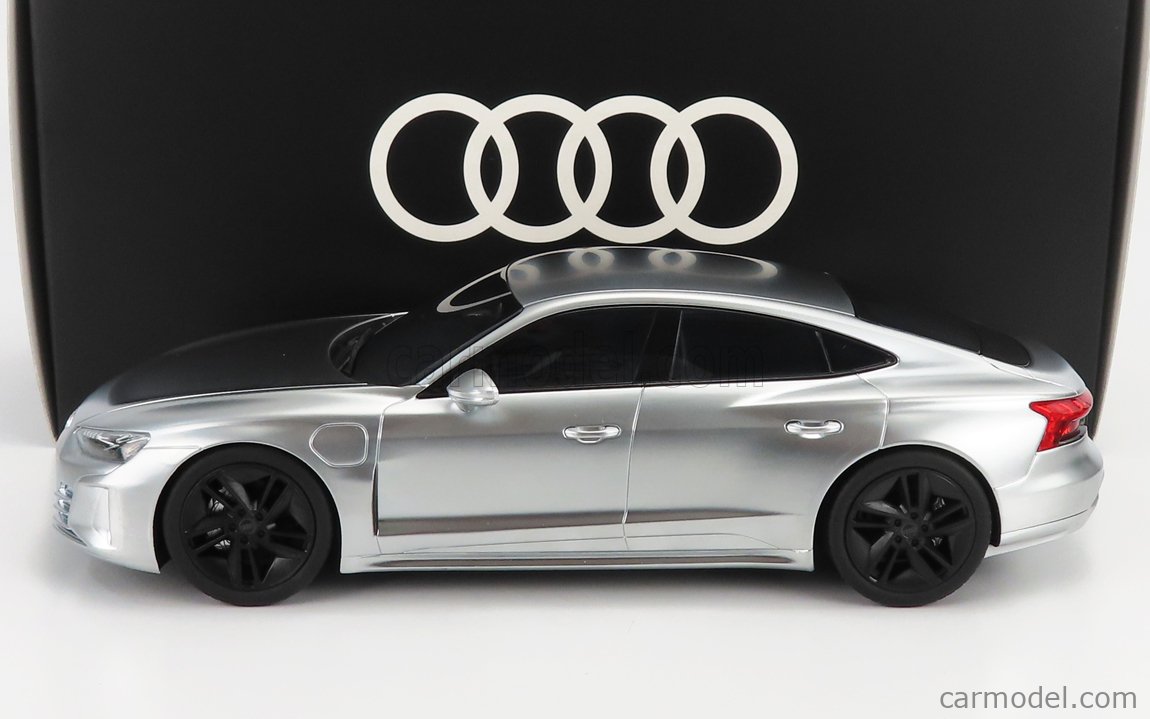 Original Audi Sport Modellauto RS e-tron GT Modell 1:18 Miniatur matt  verchromt 5012120052