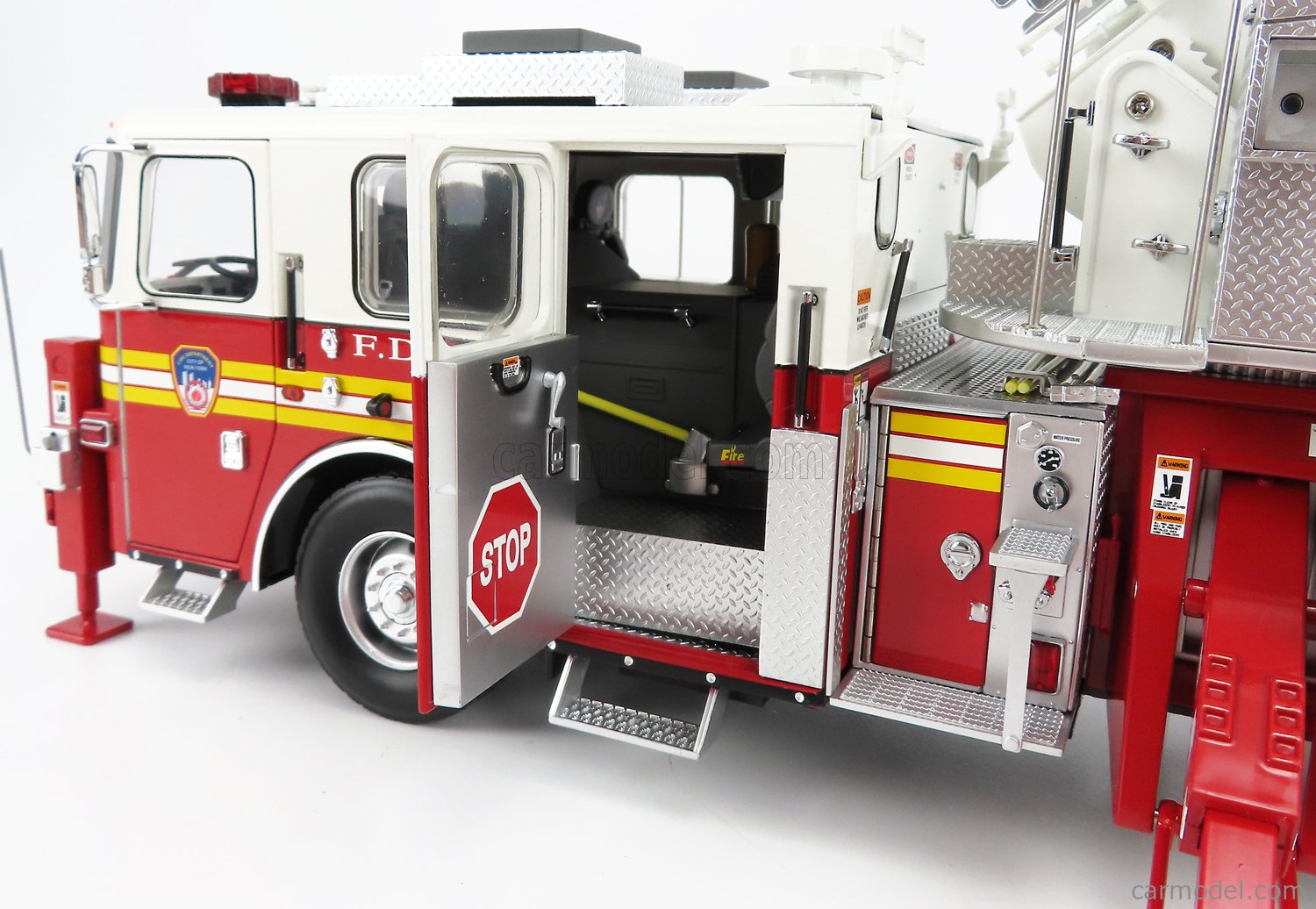 Fire Replicas FDNY Tower Ladder 1 Scale Model