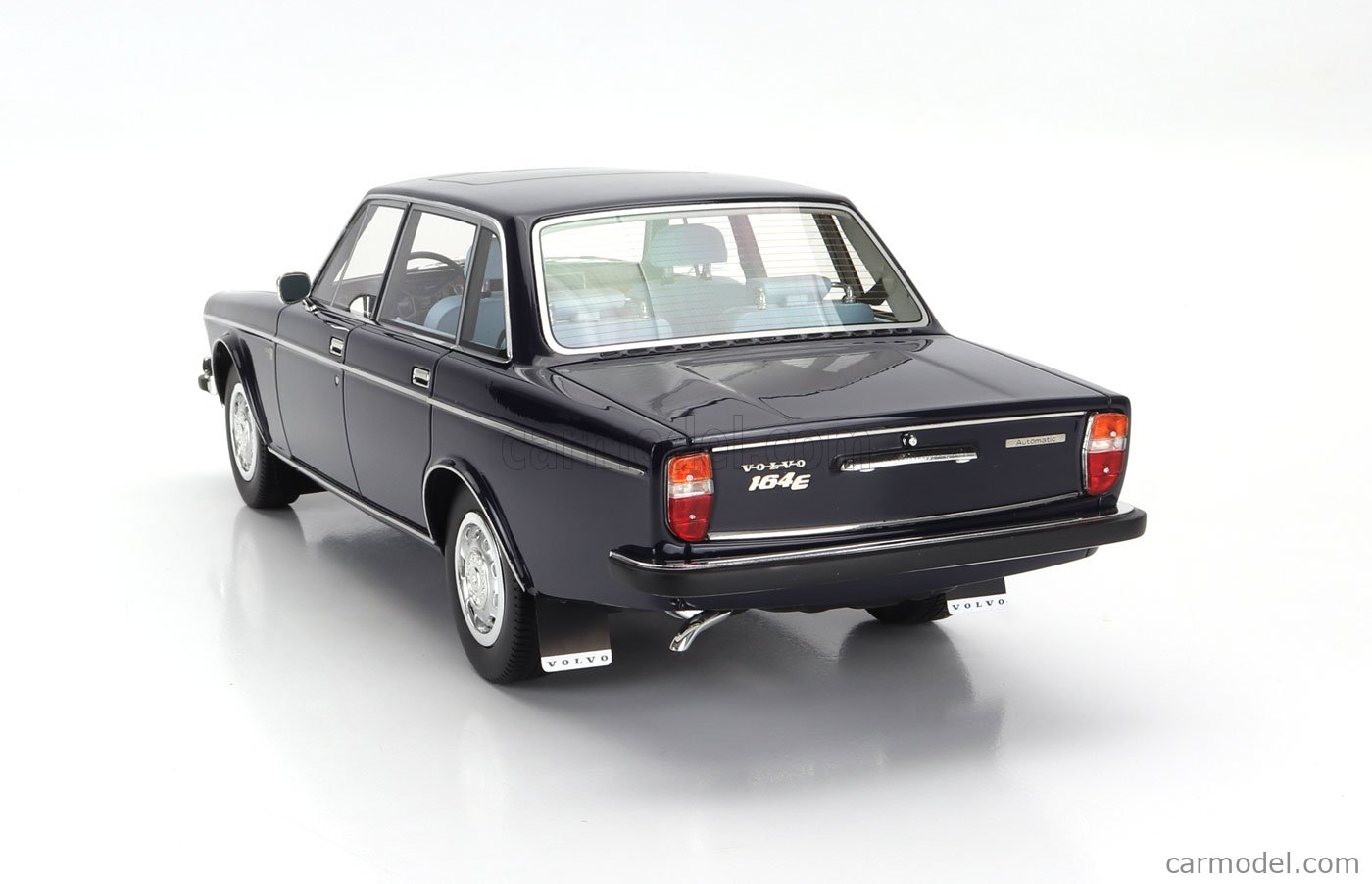 DNA Collectibles 1/18 Volvo 164 E 1972 Red DNA000158 Resin