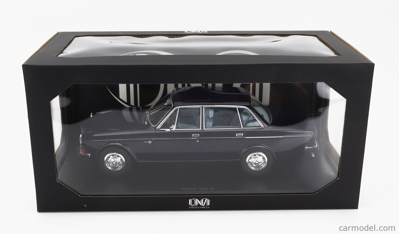 Modello Auto DNA Collectibles 1/18 Volvo 164 E 1972 Blu (DNA000174) - Resina Edizione Limitata