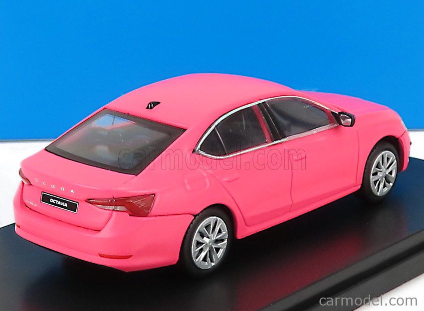 Skoda pink духи