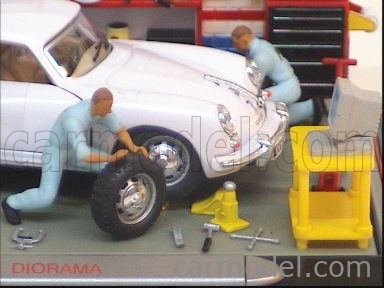 SCHUCO 27032 Scale 1/43 | PORSCHE DIORAMA OFFICINA MECCANICA + PORSCHE ...