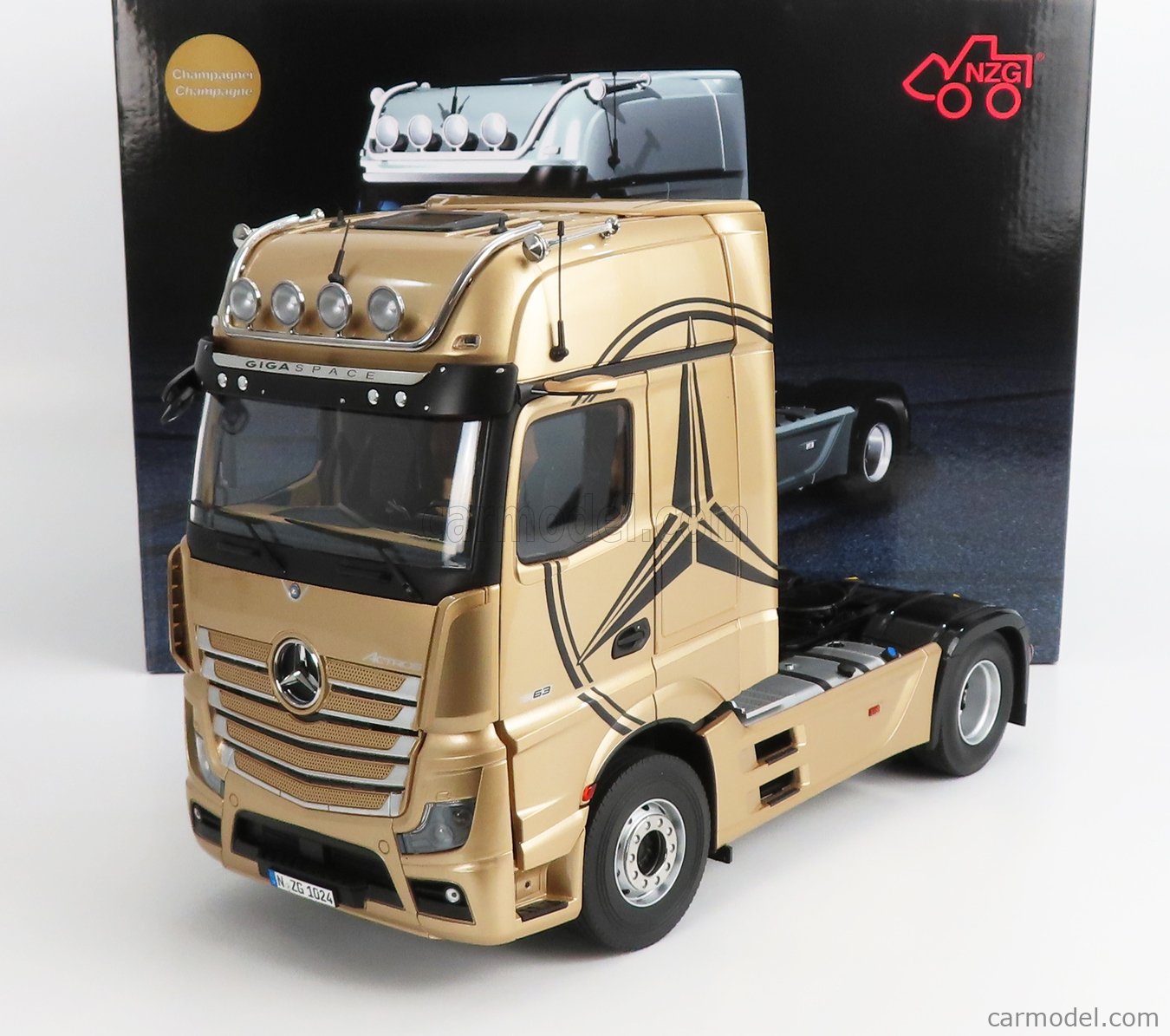 NZG LM10240066 Scale 1/18  MERCEDES BENZ ACTROS 2 1863 GIGASPACE 4x2 MIRRORCAM TRACTOR TRUCK LOGO MERCEDES 2-ASSI 2018 CHAMPAGNE