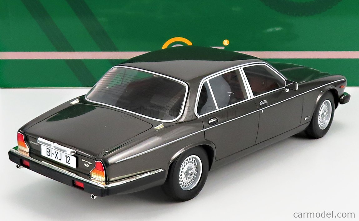 CULT-SCALE MODELS CML031-4 Scale 1/18 | JAGUAR XJ SIII 1979 GREY MET