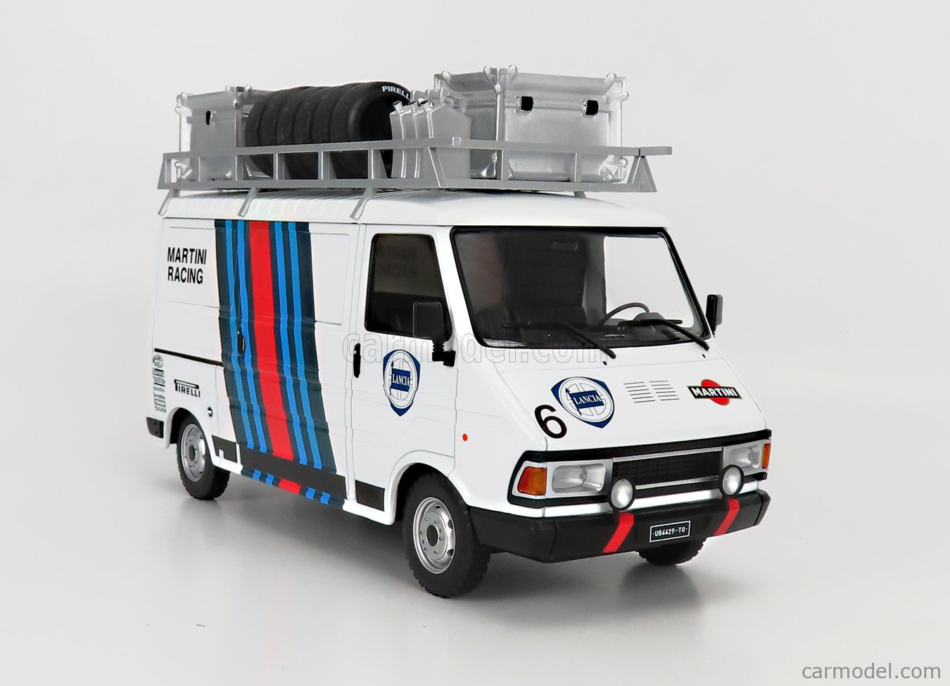 IXO 1/18 - FIAT 242 MARTINI RALLY TEAM ASSISTANCE - 1986 18RMC084XE | Achetez sur