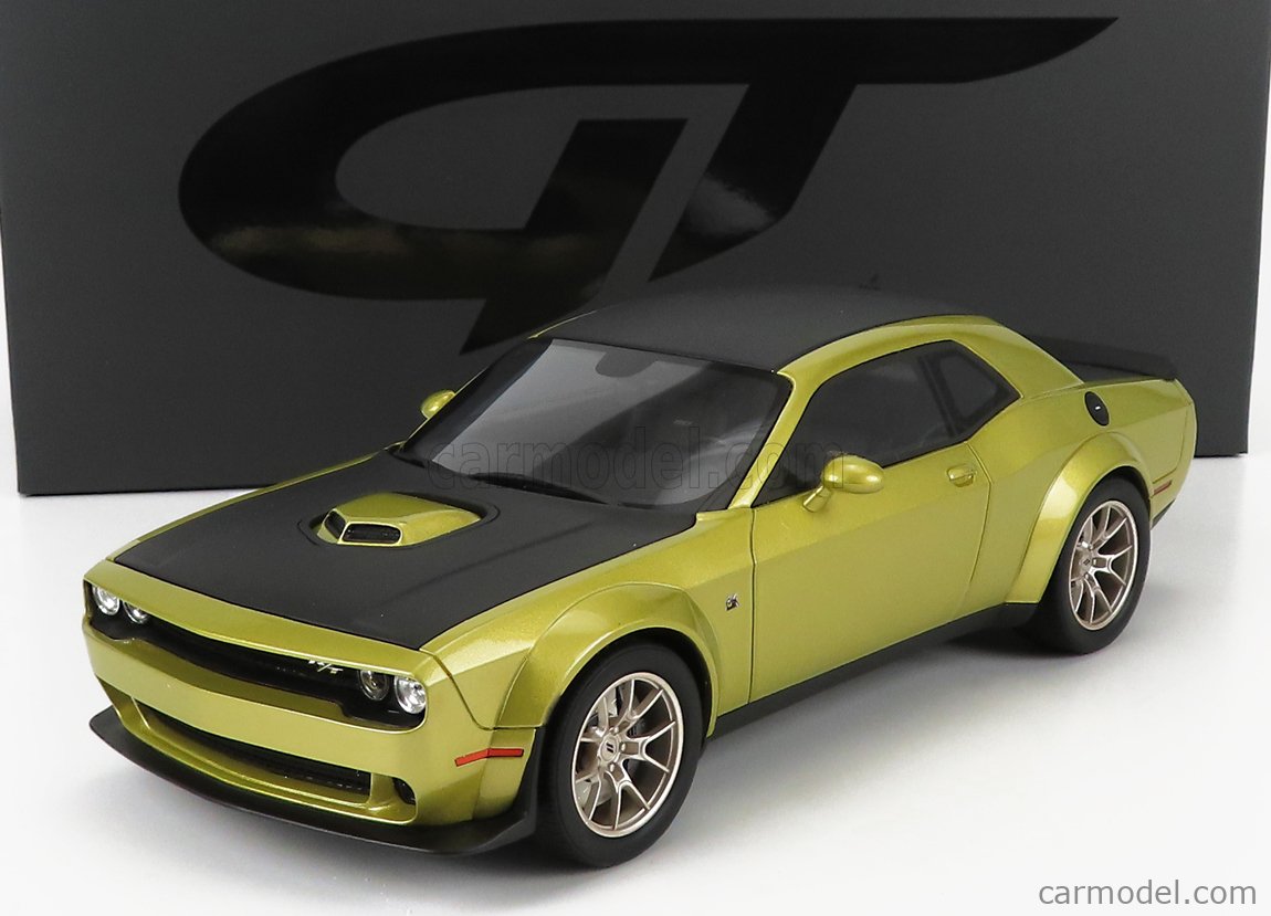 GT-SPIRIT GT411 Echelle 1/18  DODGE CHALLENGER R/T SCAT PACK 2020 GREEN MET BLACK
