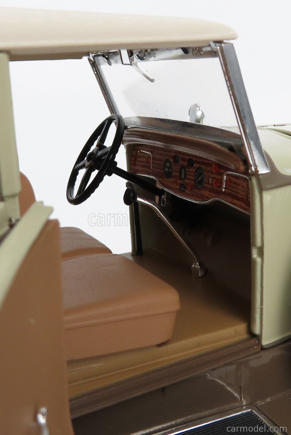 Packard Brewster 1930 Beige - Signature Models échelle 1/18 - Réf 18103