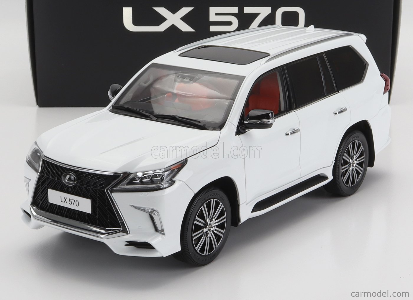 LCD-MODEL LCD18010-WH Scale 1/18  LEXUS LX570 2022 WHITE