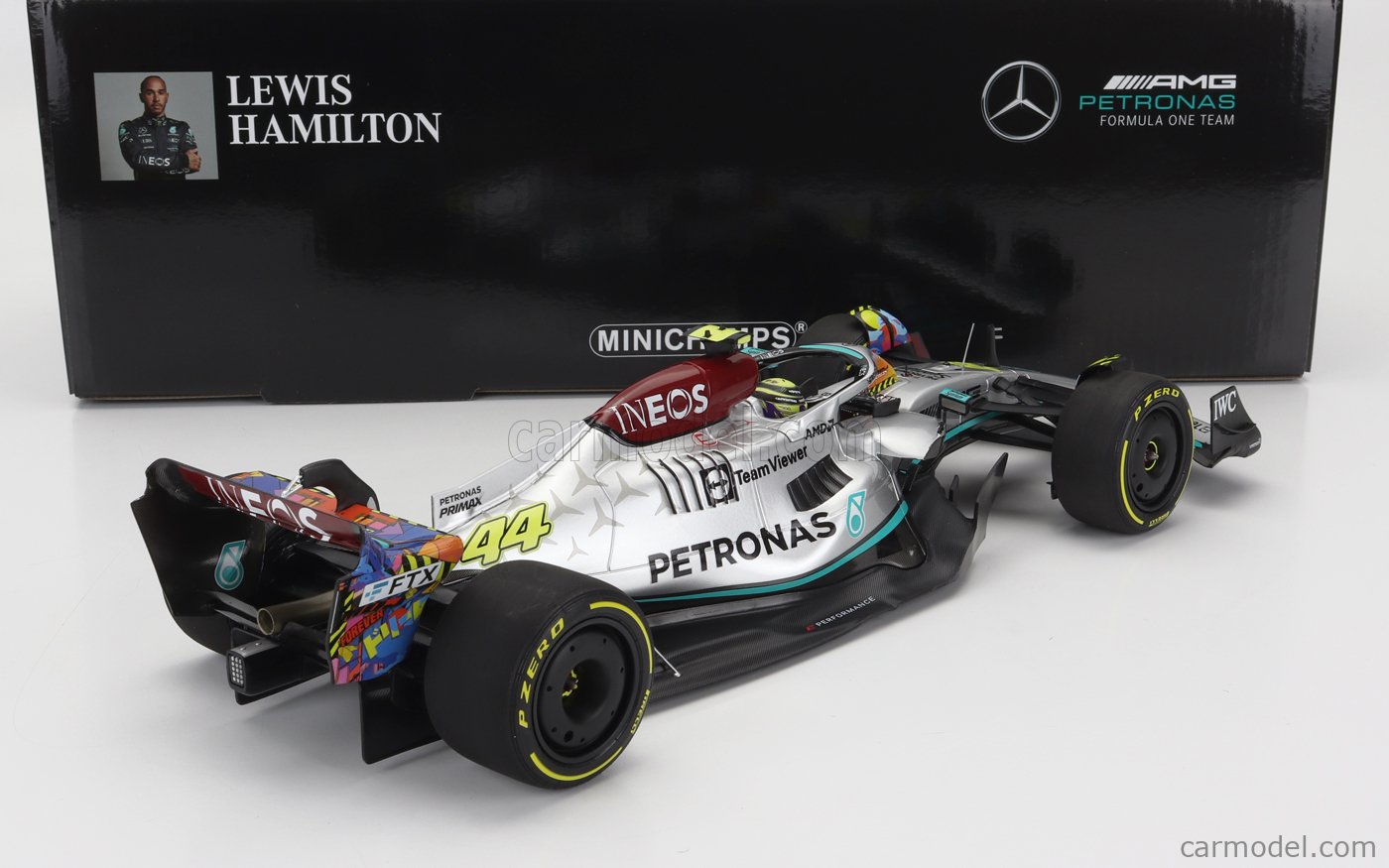 Miniature Spark 1/18 – Mercedes F1 W13E #44, GP France 2022 Hamilton (Avec Vitrine)