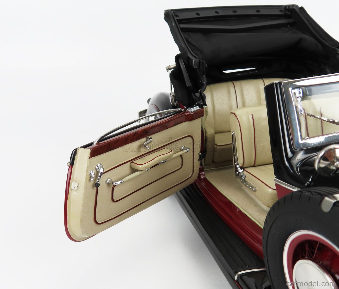CMC Horch 853 Cabriolet 1937 - Echelle 1/24 - Modèle Fermé - Comme Neuf