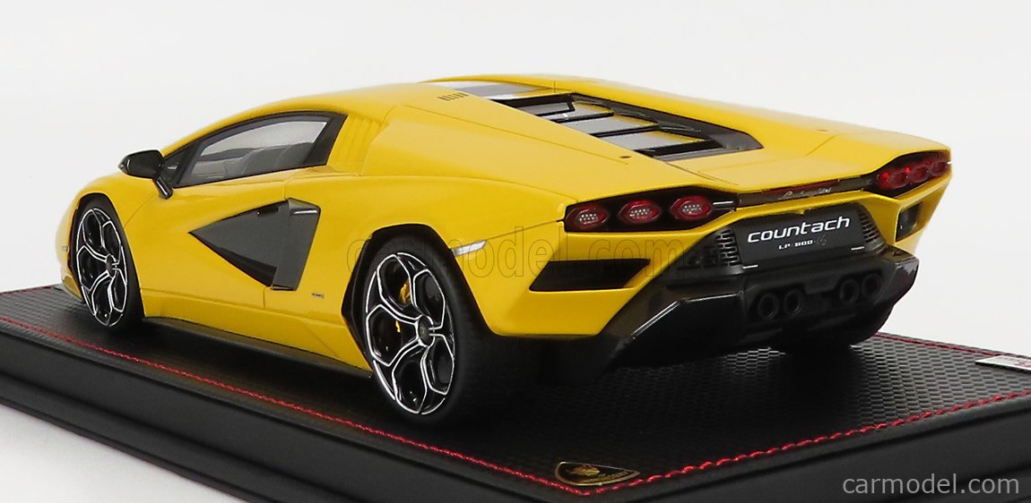 MAISTO 1/18 Diecast Lamborghini Countach LPI 800-4 - Showcase 