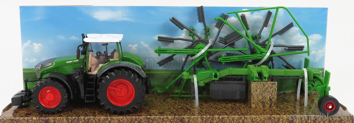 FENDT - VARIO 1050 TRACTOR WITH WHIRL RAKE TRAILER 2016