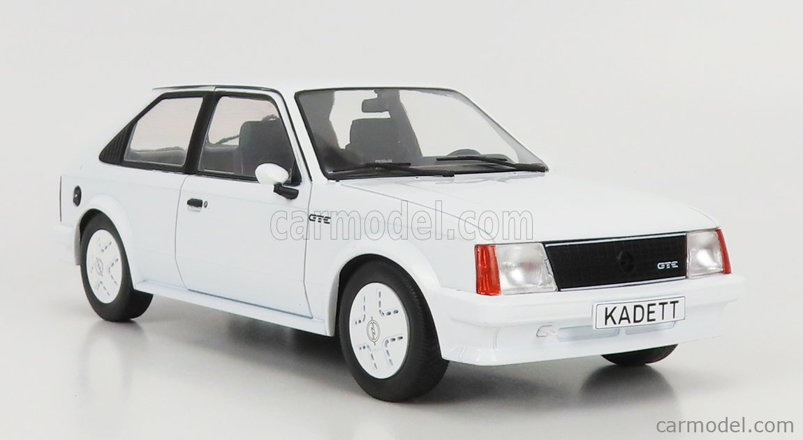 Modèle Réduit Opel Kadett D GTE 1983 Au 1/18 Par MCG - Réf. 18533 - Métal, Neuf