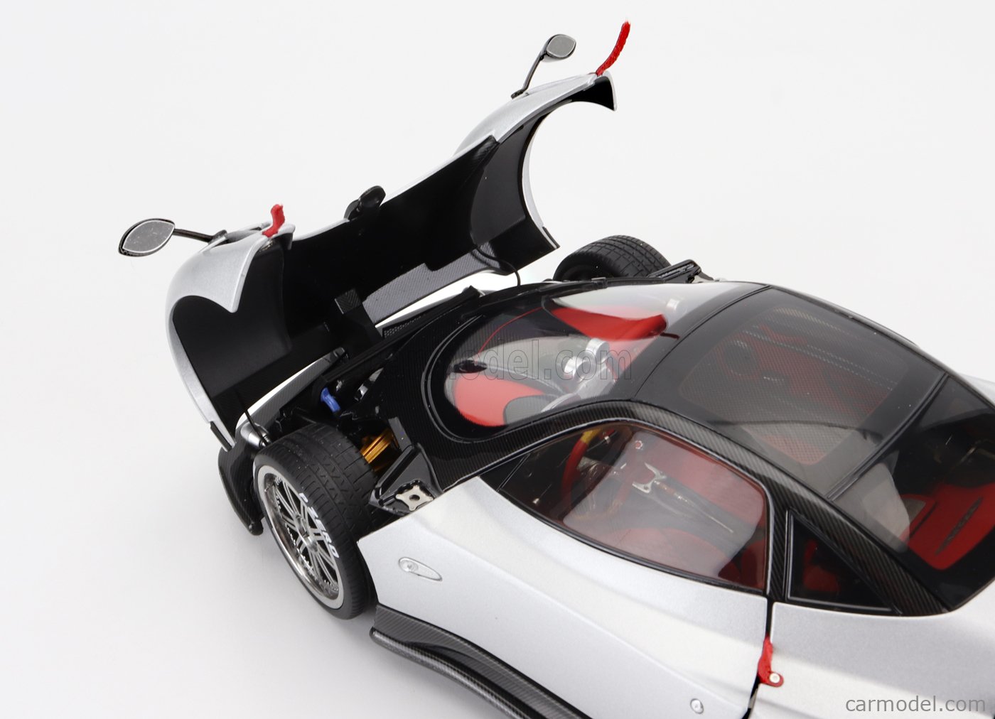 Almost Real 1:18 - Coche a escala - Pagani Zonda F 2005 Silver Grey