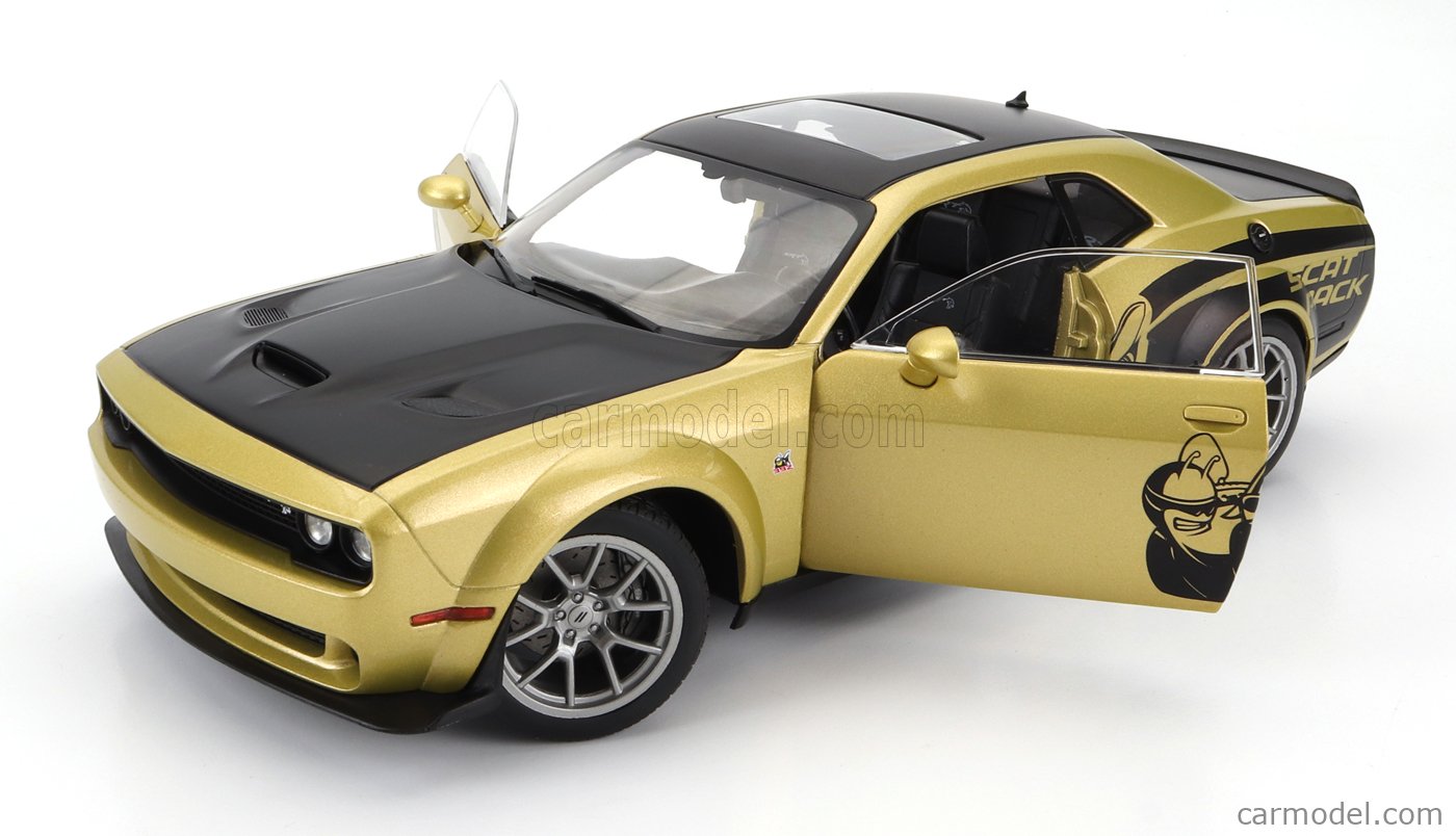 SOLIDO 1805707 Scale 1/18  DODGE CHALLENGER R/T SCAT PACK 2020 GOLD BLACK