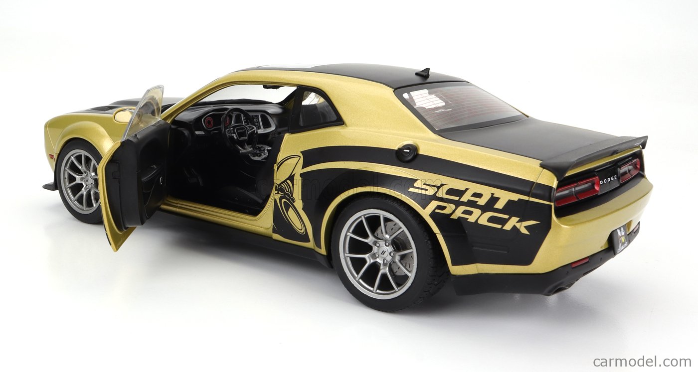 SOLIDO 1805707 Scale 1/18  DODGE CHALLENGER R/T SCAT PACK 2020 GOLD BLACK