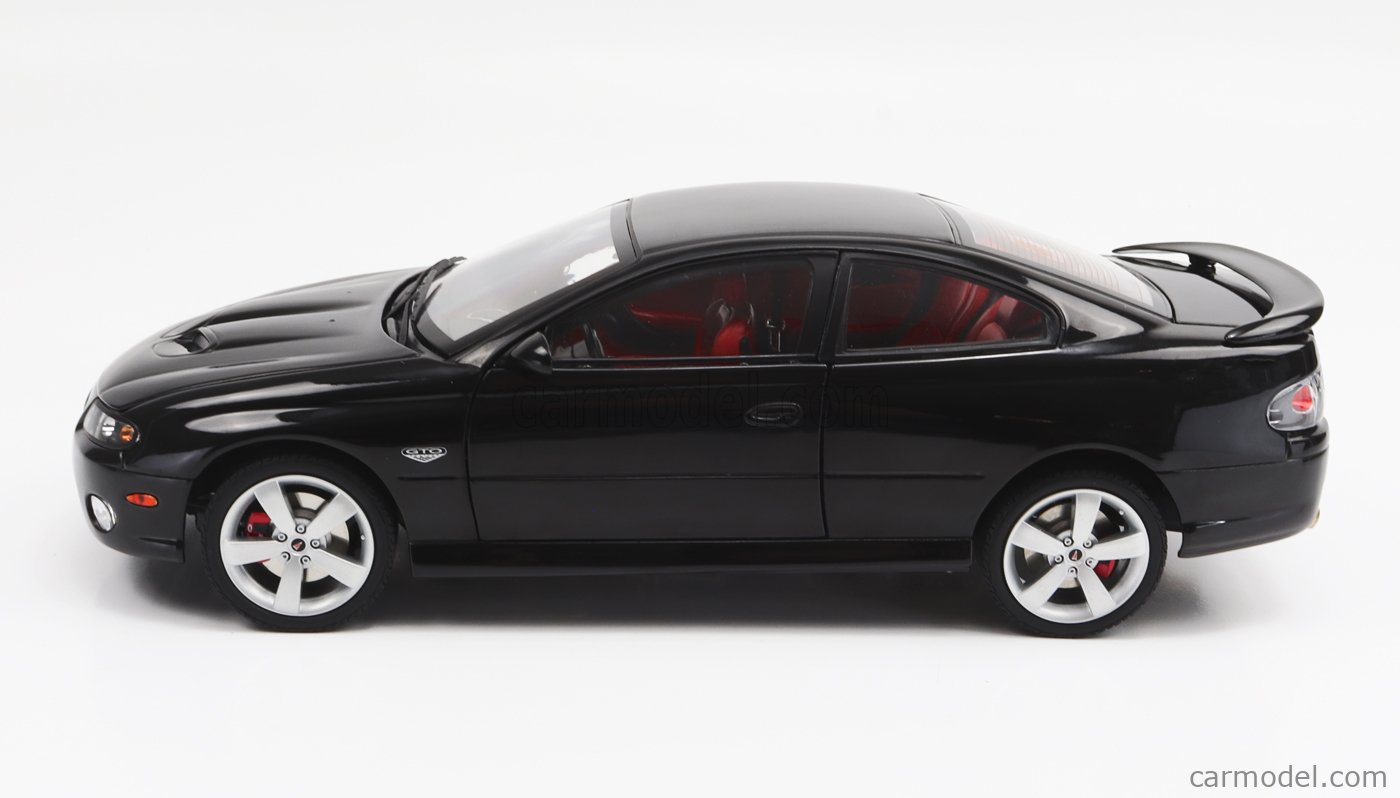 GMP 18981 Scale 1/18 | PONTIAC GTO 6.0 COUPE 2006 BLACK