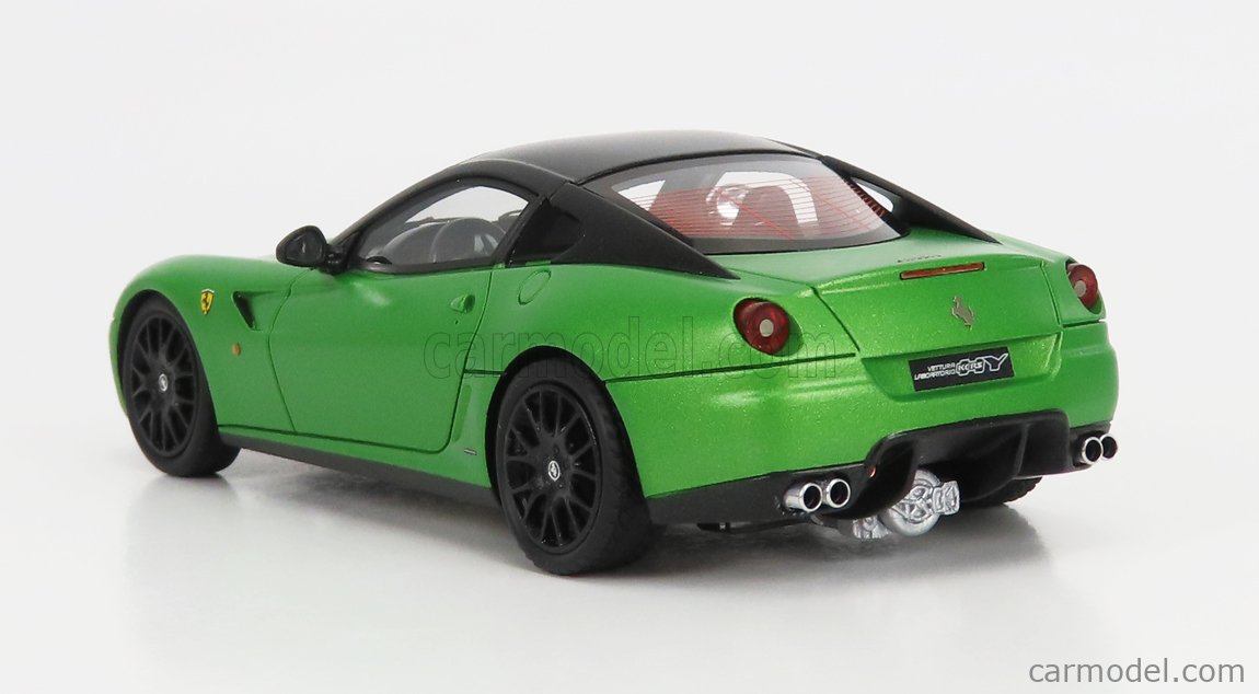 Voiture Miniature Ferrari 599 GTB Fiorano 2006 - Échelle 1/24, Métal, Avec Parties Ouvrantes Et Vitrine