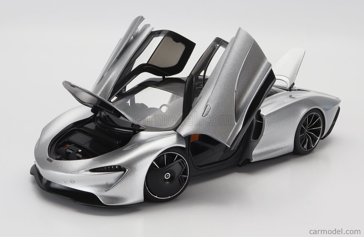 AUTOART 76090 Scale 1/18 | McLAREN SPEEDTAIL 2020 SUPERNOVA SILVER