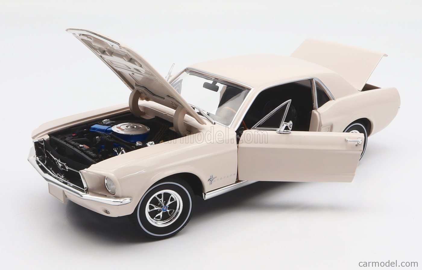 Miniature Greenlight Ford Mustang GT Coupé 1967 - Rose - Échelle 1/18 - Occasion