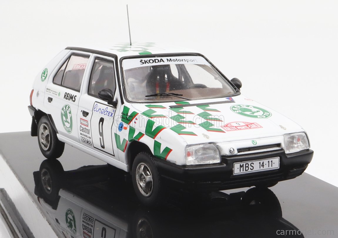 IXO Skoda Favorit 136L Rallye Bohemia 1989 #50 – Miniature 1/43 Neuve, Prévente