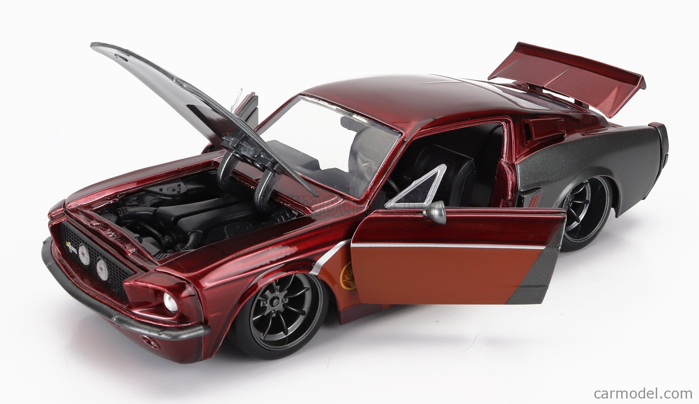 FORD Mustang Shelby GT500 avec figurine STAR LORD Les gardiens de