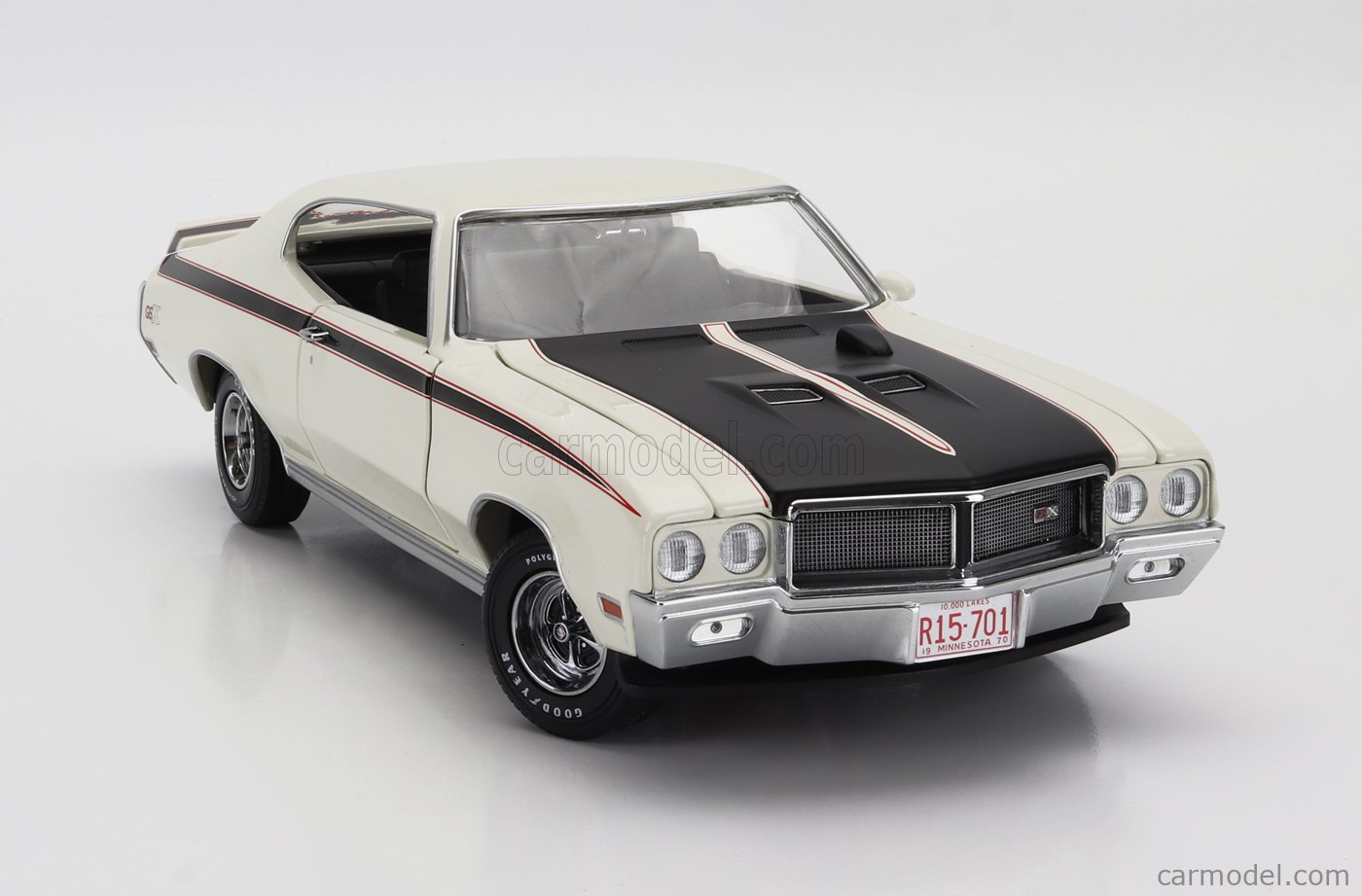 SUN-STAR 05701 Scale 1/18 | BUICK GSX COUPE 1970 WHITE BLACK