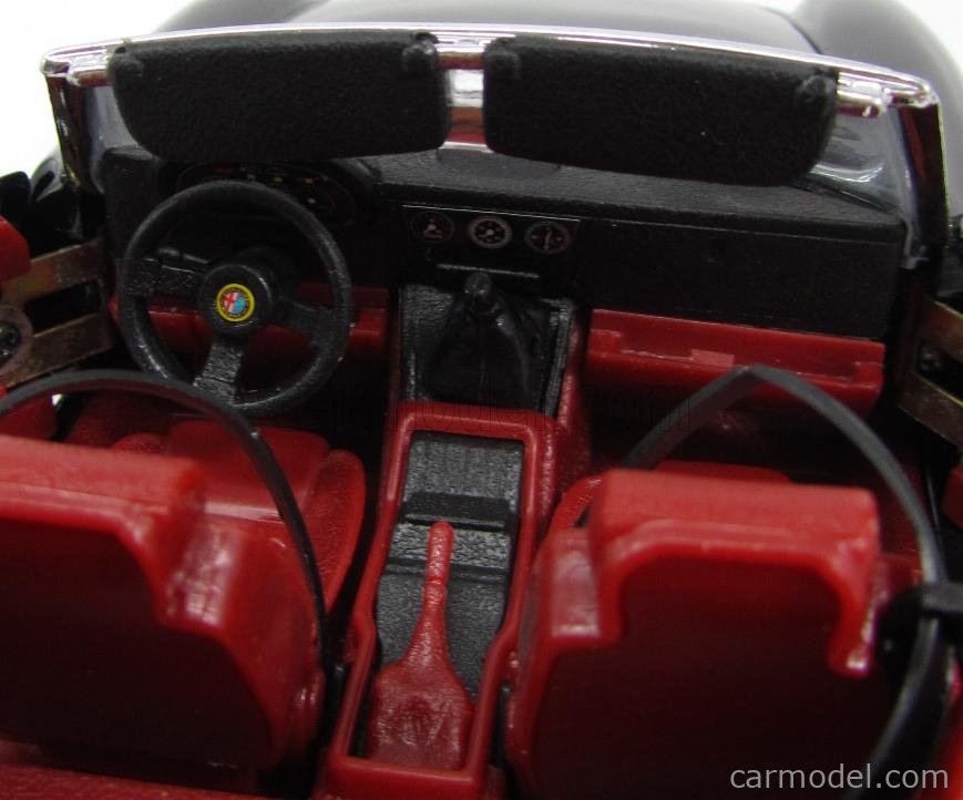 Alfa Romeo Spider 2006 Rouge Métallique 1/18