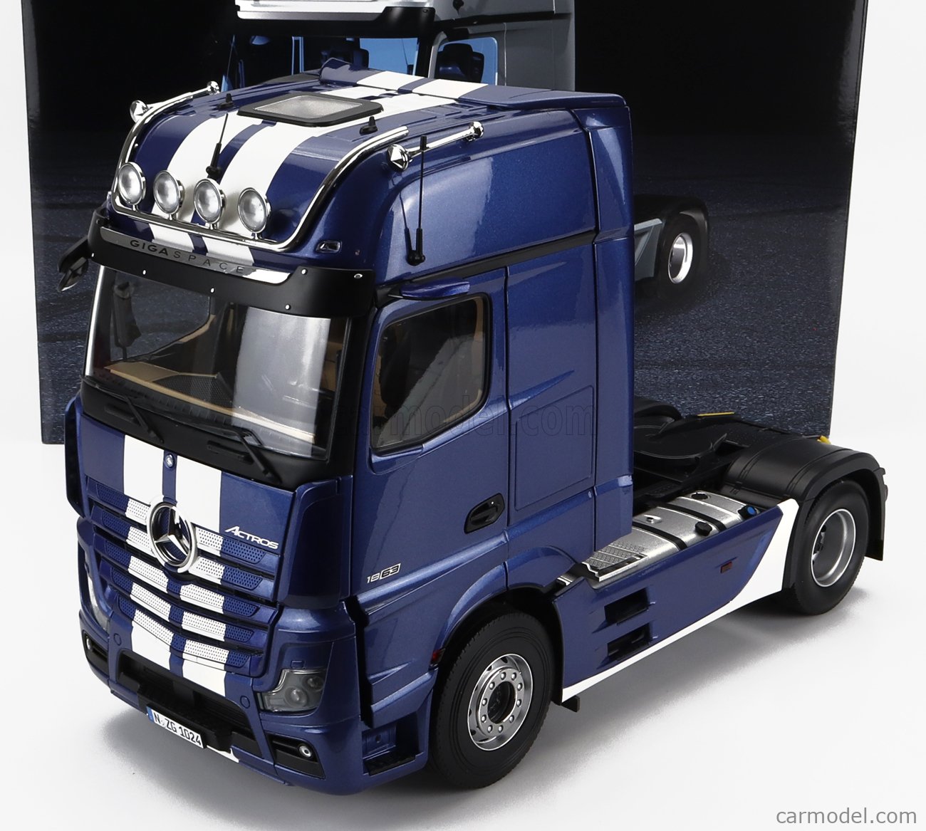 Miniature NZG Mercedes-Benz Actros FH25 Gigaspace – Échelle 1/50, Neuf
