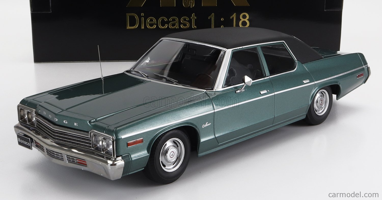 Модель 1/18 Dodge Monaco 1974 зеленый металлик с черным