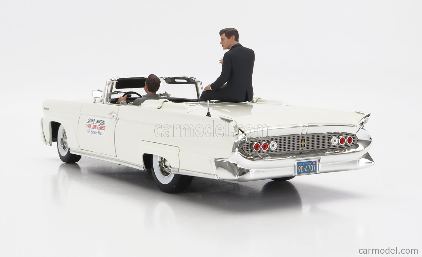 SUN-STAR 04707 Scale 1/18  LINCOLN CONTINENTAL MKIII CABRIOLET OPEN WITH JOHN F.KENNEDY FIGURE IN OREGON 1960 WHITE