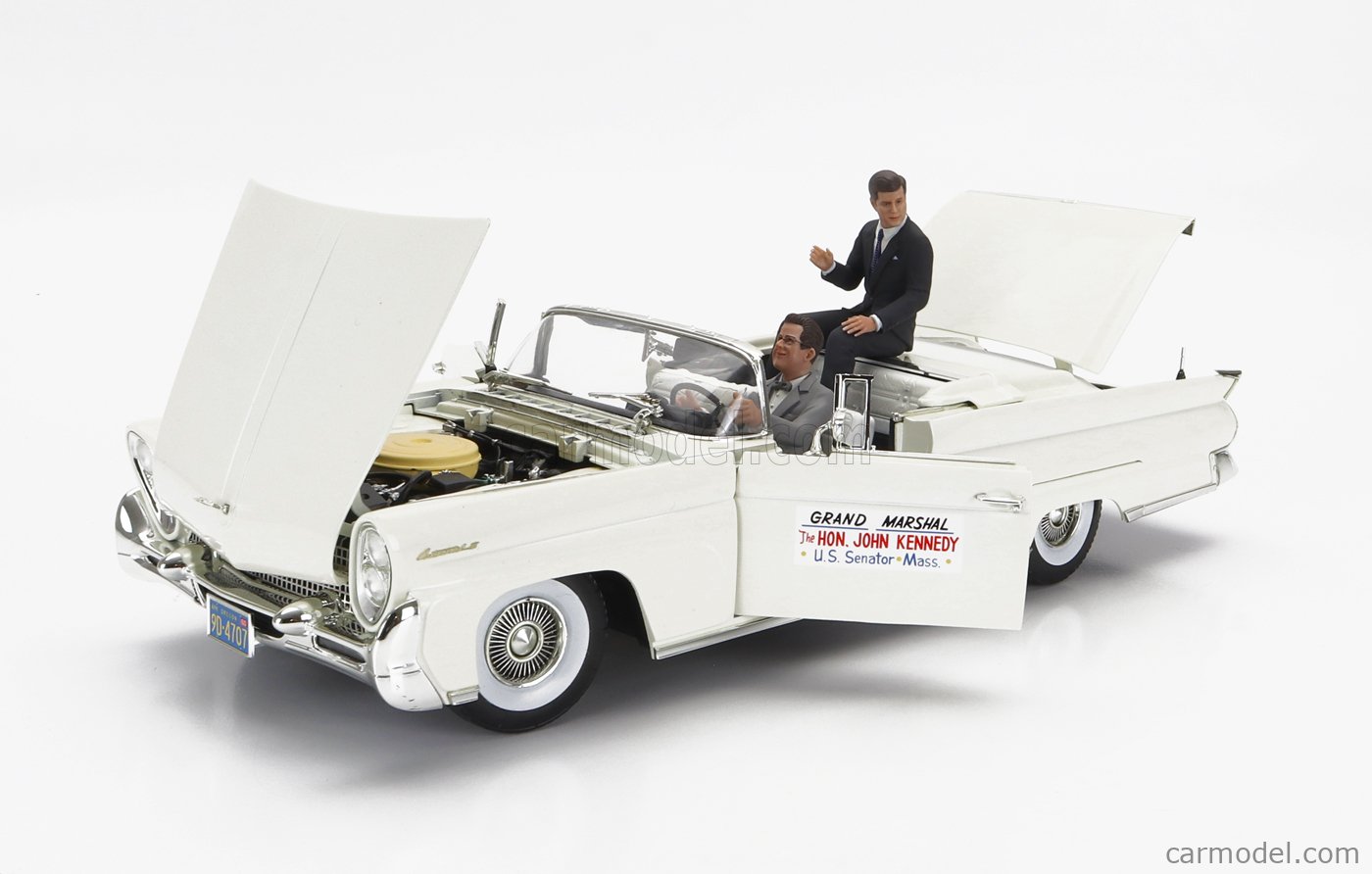 SUN-STAR 04707 Scala 1/18  LINCOLN CONTINENTAL MKIII CABRIOLET OPEN WITH JOHN F.KENNEDY FIGURE IN OREGON 1960 WHITE