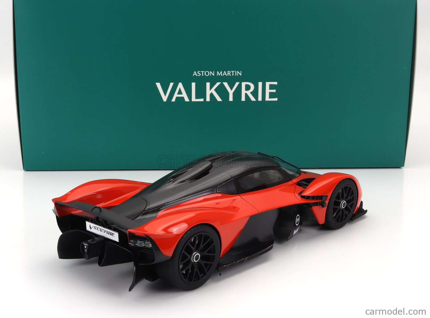 TRUESCALE TS0505 Scale 1/18 | ASTON MARTIN VALKYRIE 2021