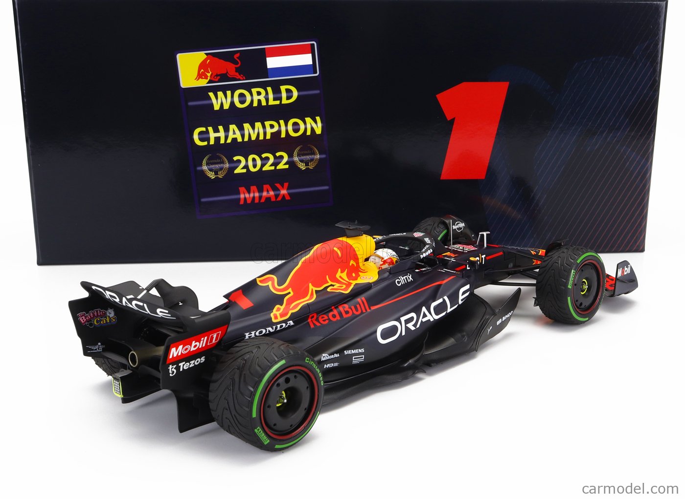 Piquadro - Red Bull Racing drivers Max Verstappen and
