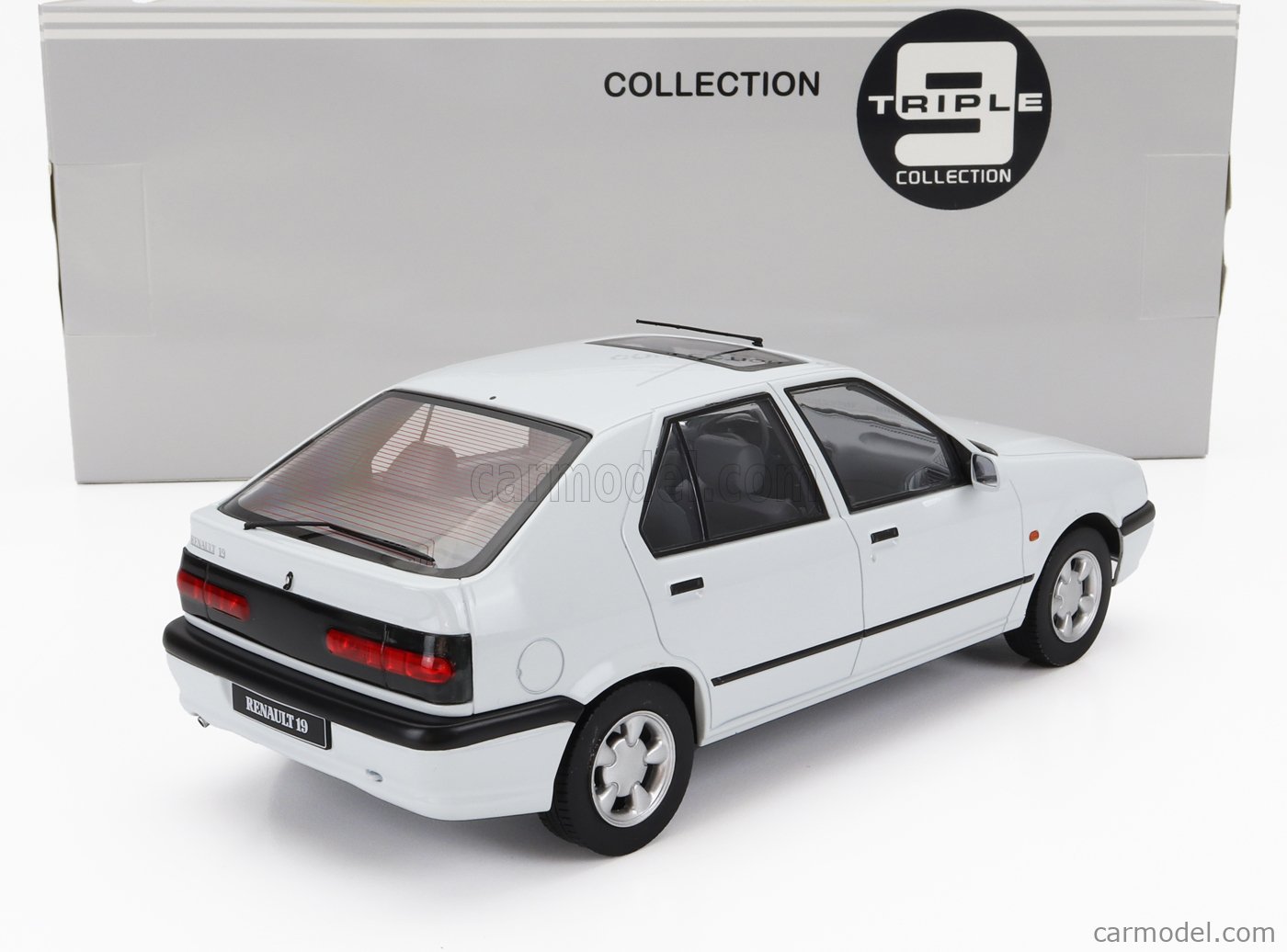 Modèle réduit Renault - R19 1994 - Argent 1/18 | Triple9