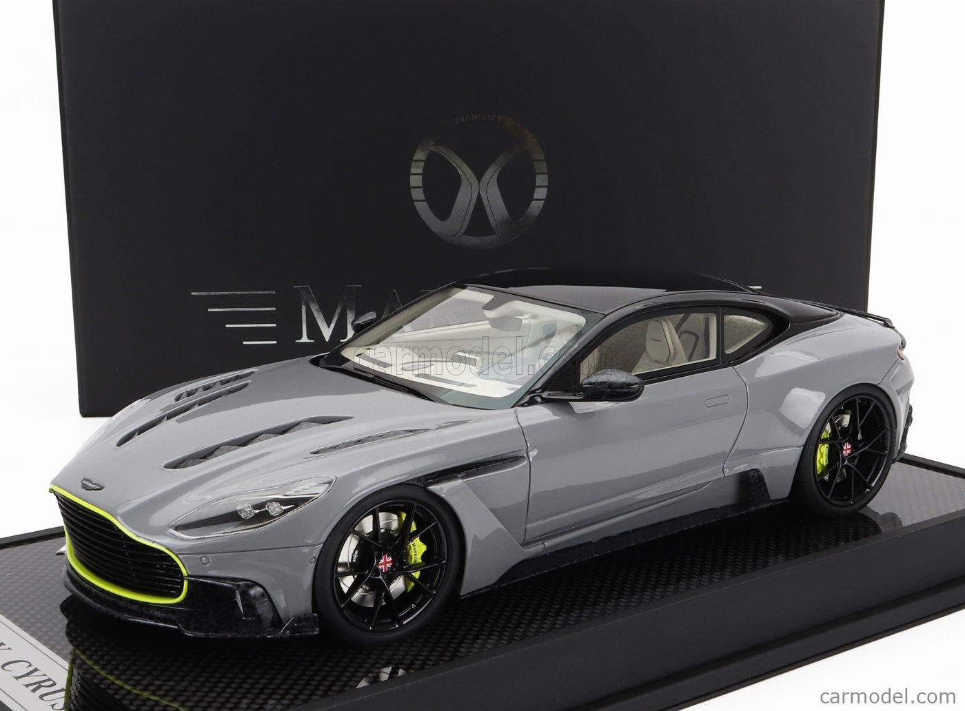 MOTORHELIX 1:18 Mansory Aston Martin DB11 S Cyrus Silver - Limité 19/99