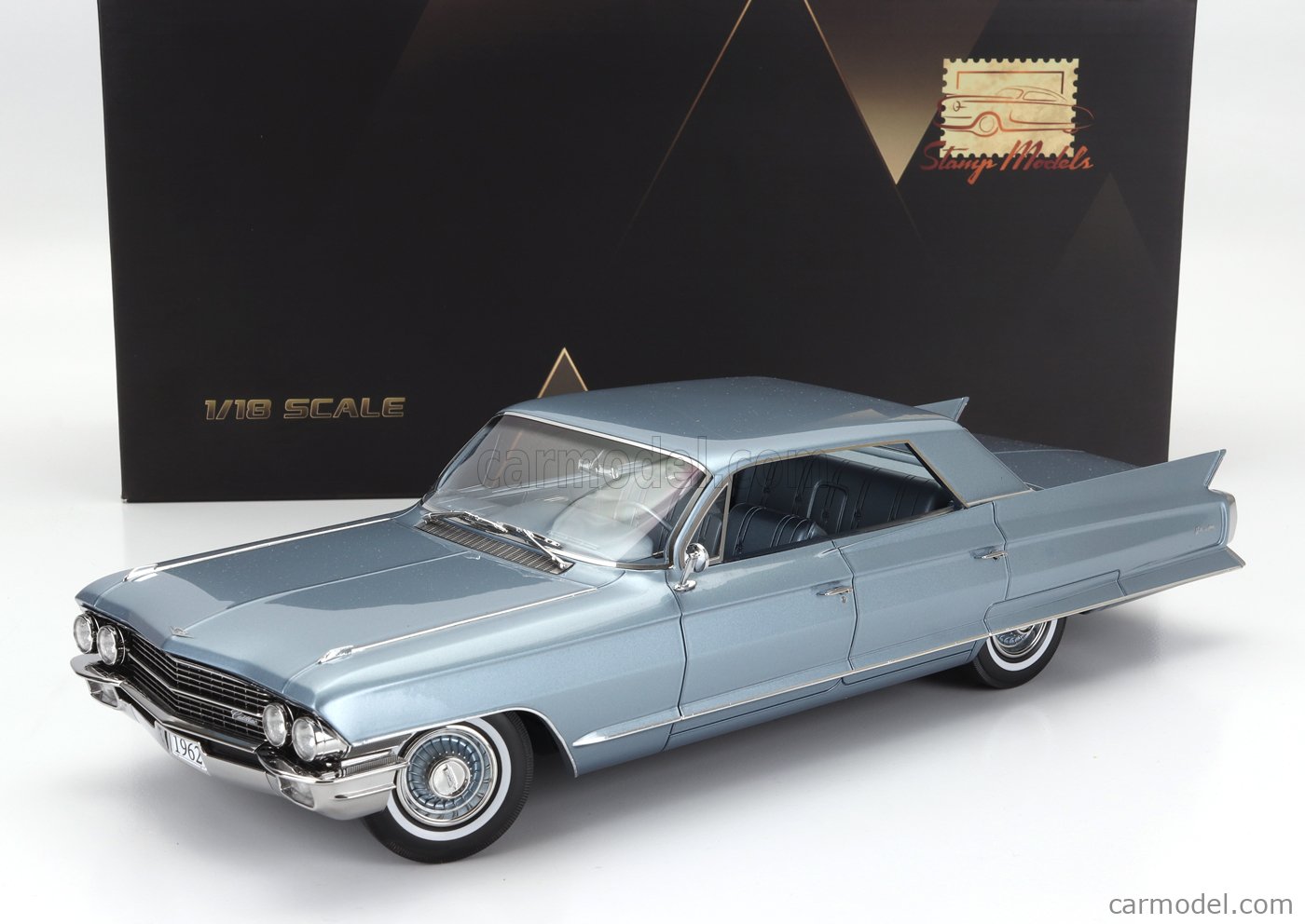 STAMP-MODELS STM1962503 Scale 1/18 | CADILLAC SEDAN DE VILLE 1962 NEWPORT  BLUE MET