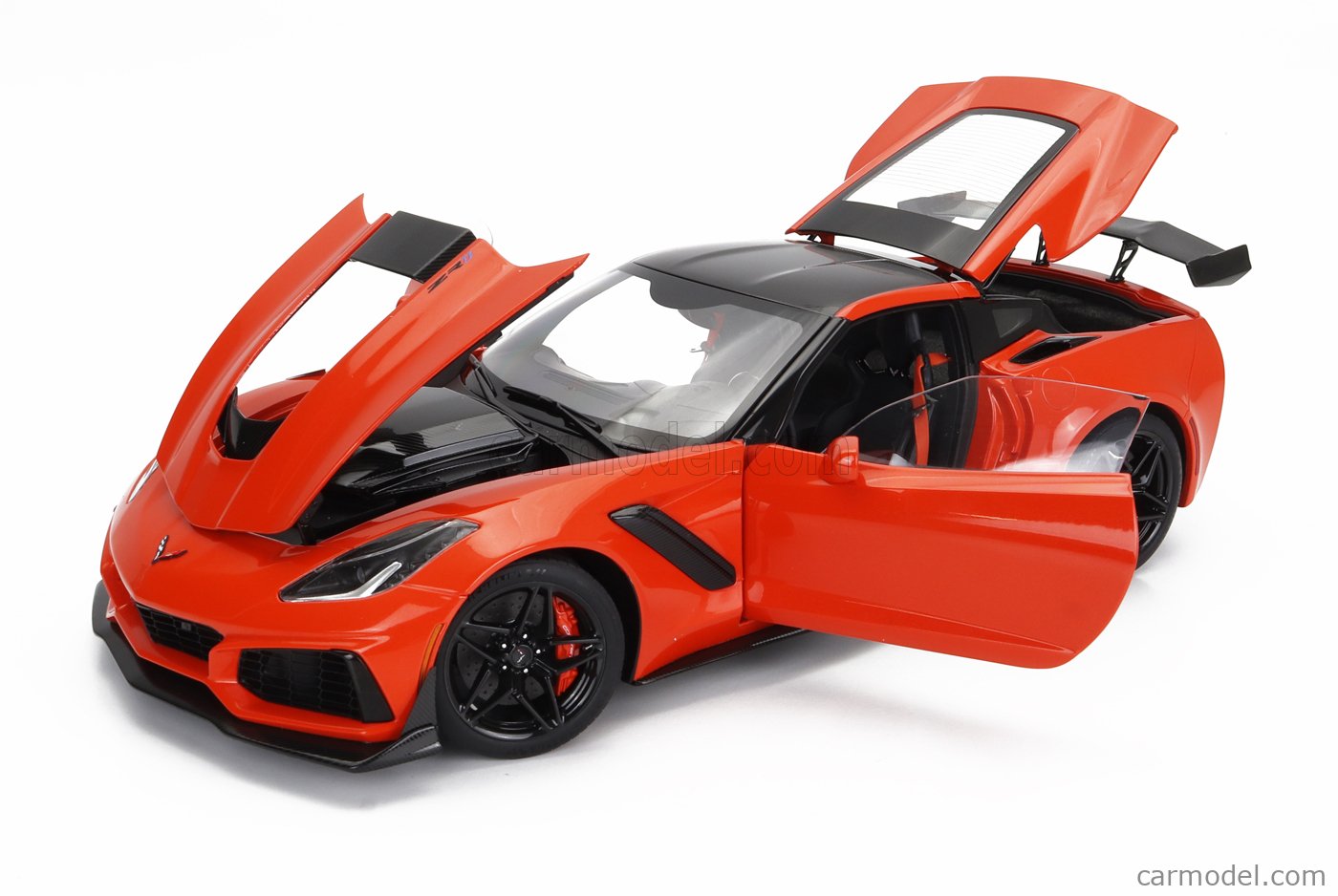 AUTOart Che Corvette C7 ZR1 1/18 - Escala Detallada, Color Cerámica Matrix Grey Metallic, Coleccionable