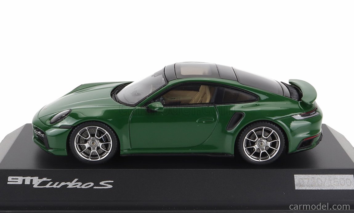 Cadre Photo Porsche 992 Turbo S - échelle 1/43 - 3 Photos - Bois
