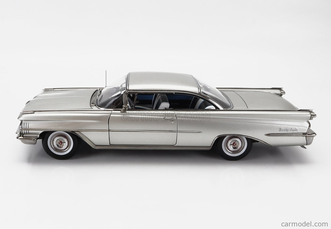 Oldsmobile 98 Hard Top 1959 – Miniature Sunstar 1/18, Neuve