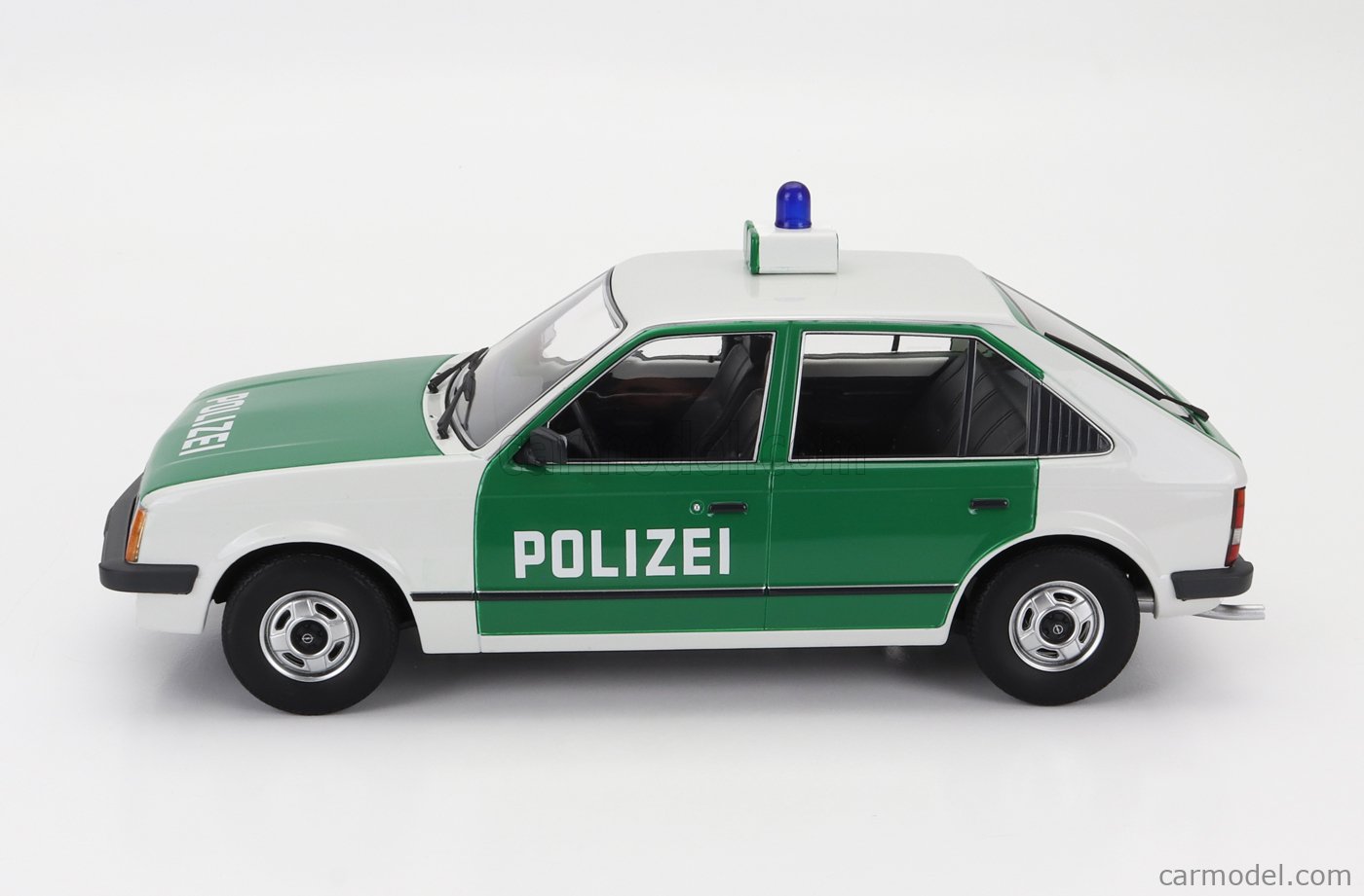 Triple 9 1800425 Opel Kadett D 5-portes - Police Allemande - Échelle 1:18 - NEUF