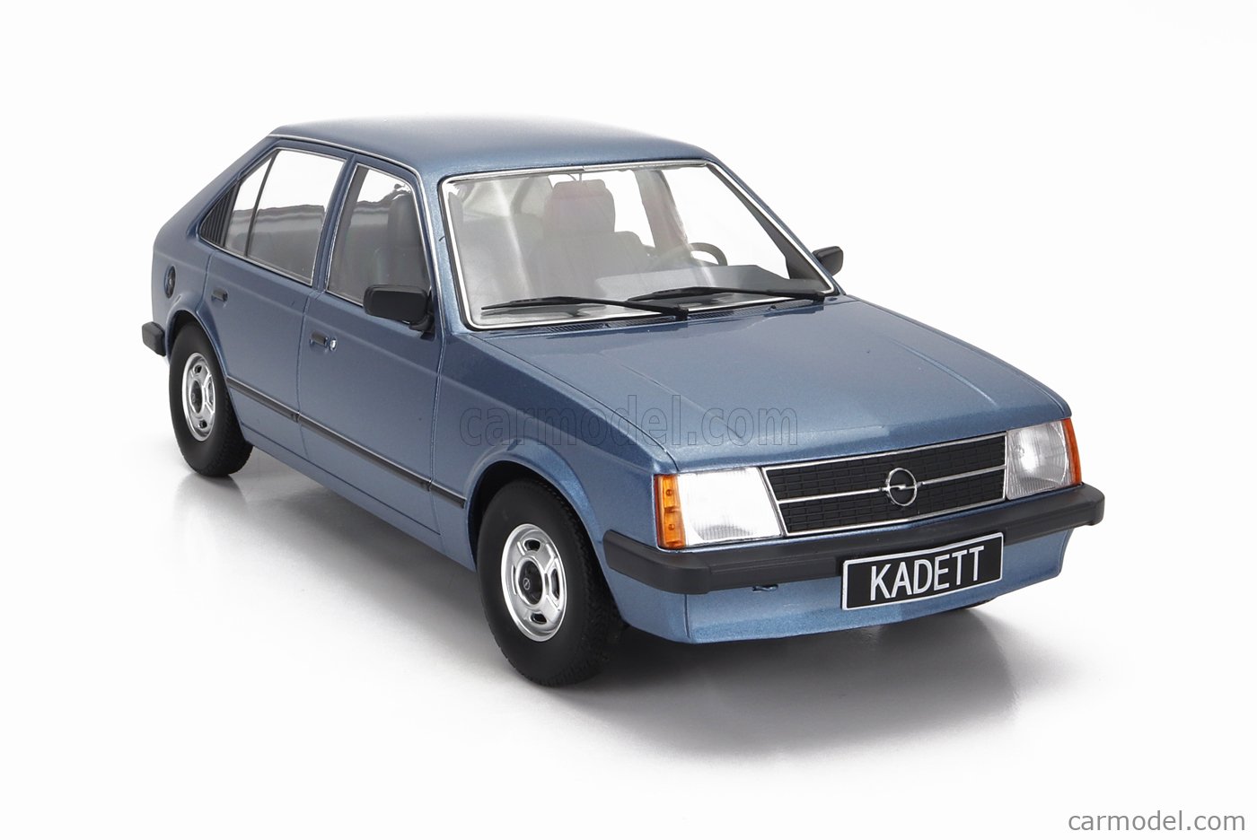 Miniature Triple9 Opel Kadett D 1984 - 1/18 Bleue - Neuve