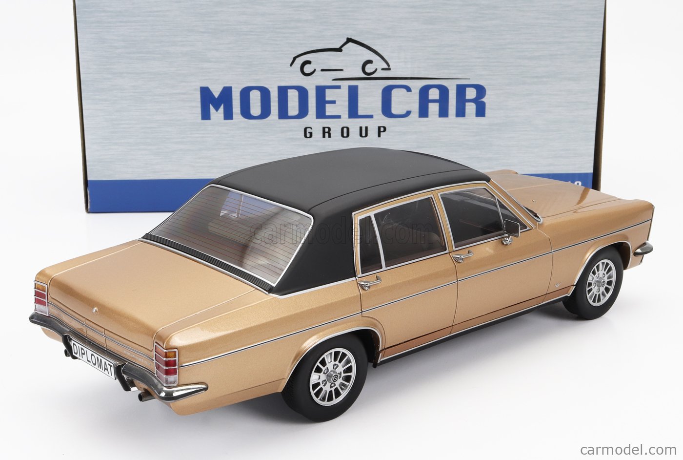 MCG MCG18335 Scale 1/18 | OPEL DIPLOMAT B 1972 GOLD BLACK