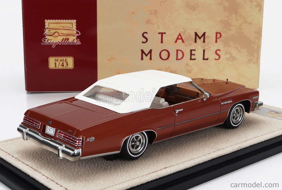 Diecast model cars Buick Le Sabre 1/43 American Excellence Estate Wagon beige/Holz limited edition 1974