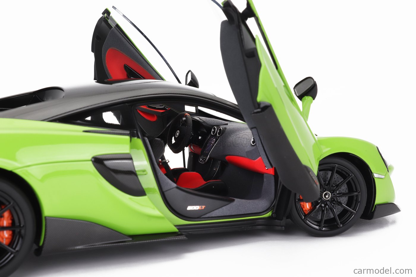 LCD-MODEL LCD18006-GR Scale 1/18 | McLAREN 600LT 2018 GREEN