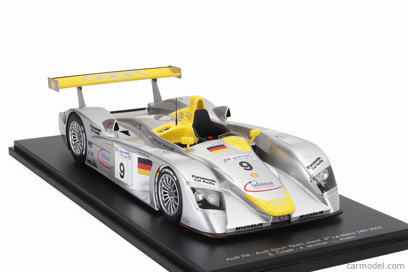 Spark 18LM00 1/18 Audi R8 3.6L Turbo V8 Team Sport Joest N8 Le Mans 2000 Argent