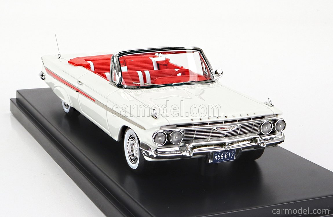 GC-062 A 1961 CHEVROLET IMPALA Convertible White
