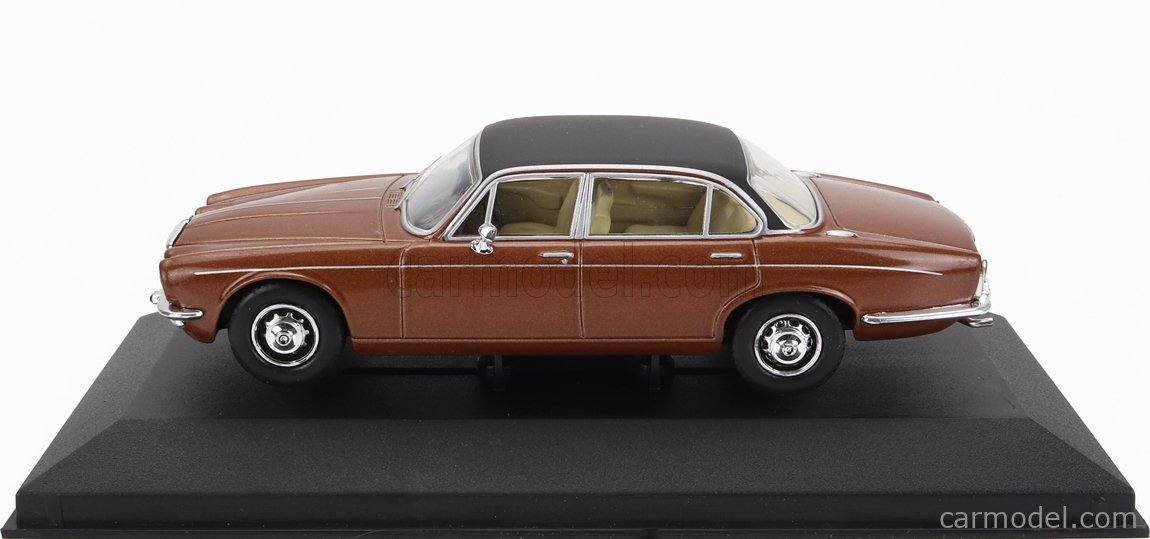 Corgi Vanguards 1/43 Daimler Double Six Série 2 Vanden Plas - CRG-VA13903 - Neuf