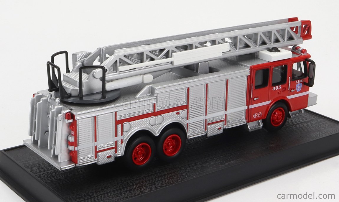 Mezzi di soccorso emergenza polizia vigili del fuoco